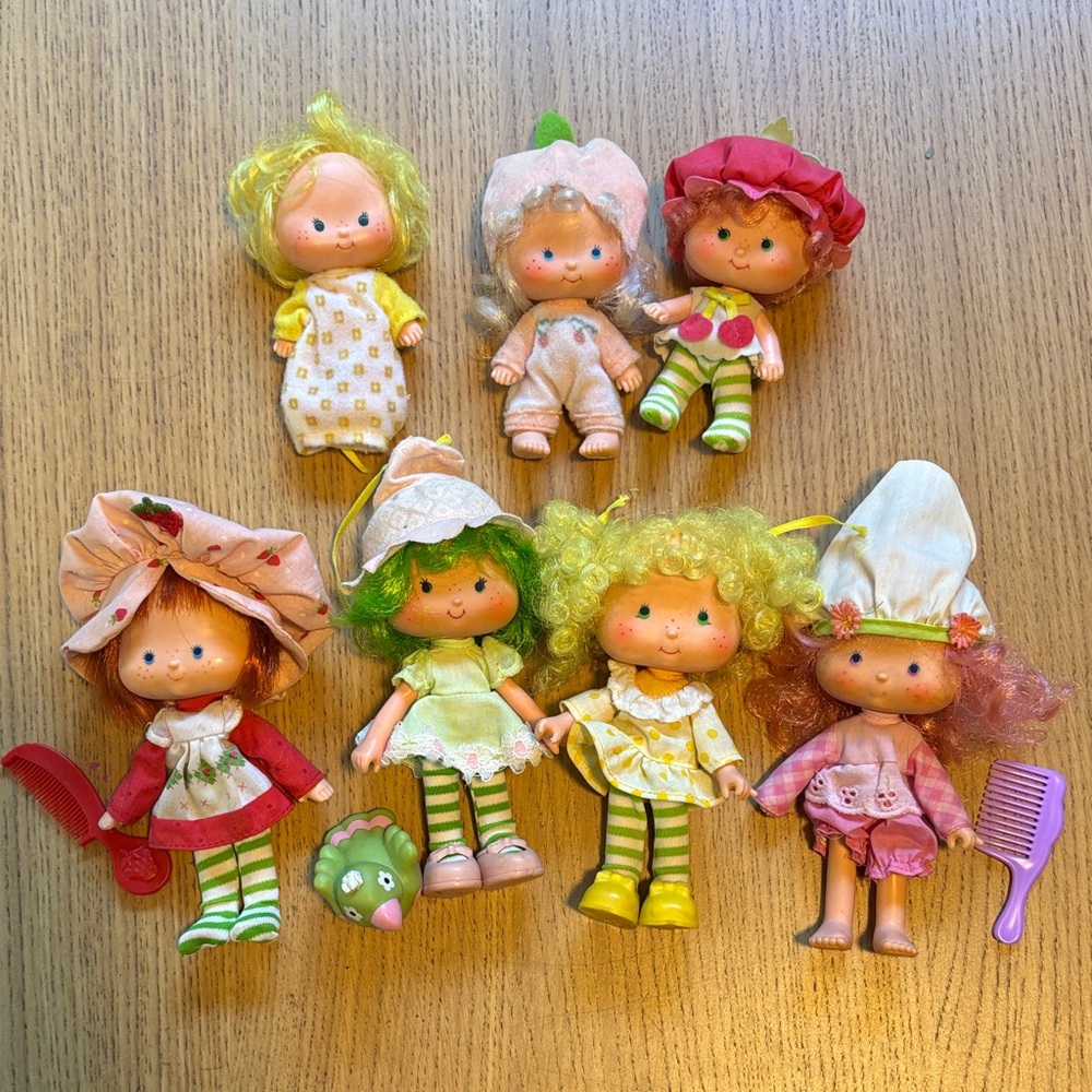 Vintage Strawberry Shortcake Figurine Set